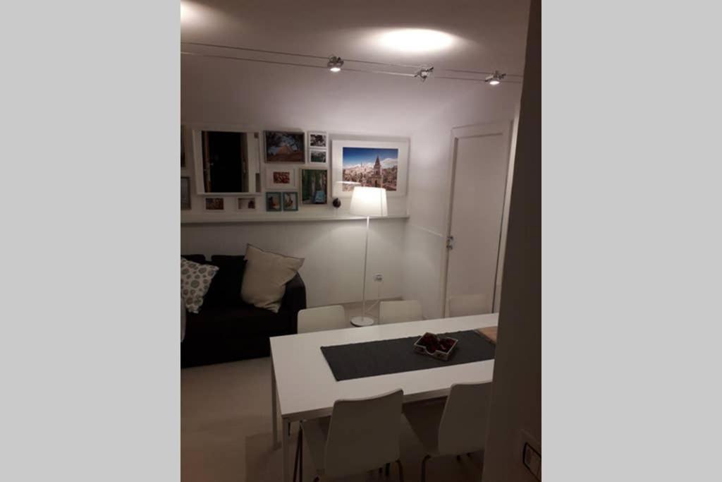 Cattaro Street - Apartment Near The Sea Бари Екстериор снимка